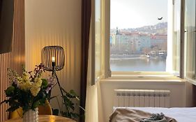 Rasinovo Nabrezi - Riverside Residence